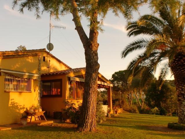 Hotel Puig Gros Montrás Exterior foto
